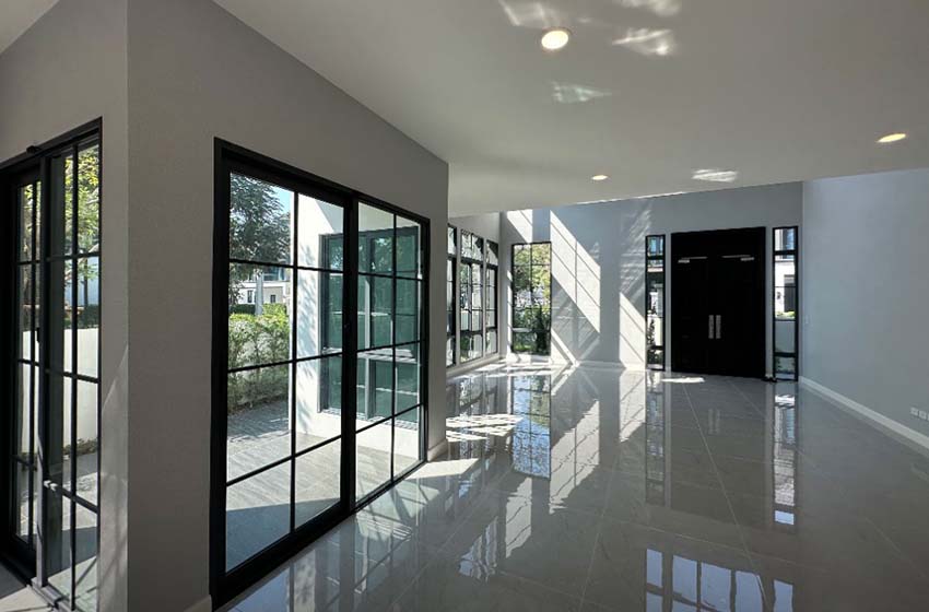 House with Shared Pool in Bangnatrad 